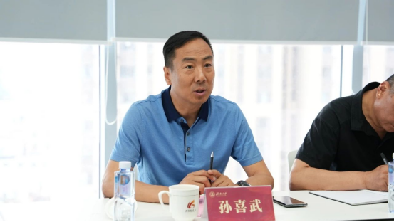 济南大学孙院长一行莅临我校调研指导并慰问一线教职工代表(图2)