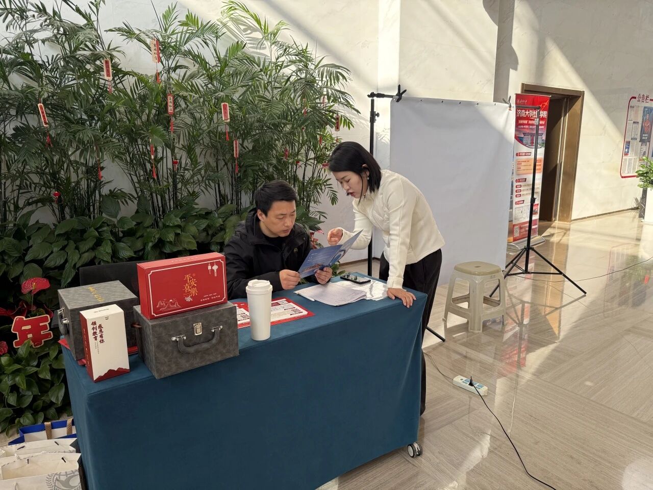 22fb3efc3110fcae28f31a503ad11af8.jpg 知识进社区,温暖入人心——济南大学社区学院“社区共建”活动持续开展(图5)