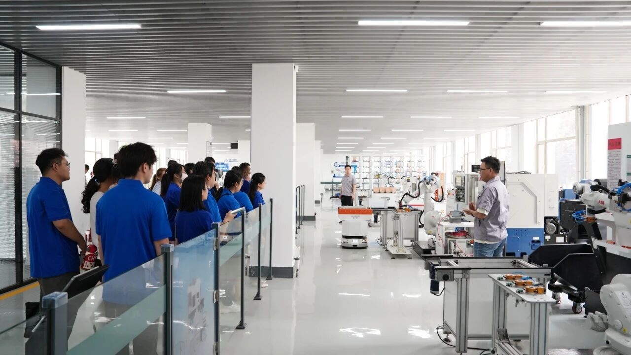 进济大校园，触摸学术温度——济南大学研学实践活动圆满结束(图1)